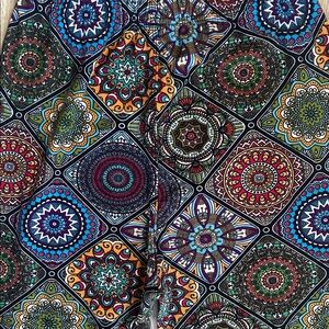 EUC Lularoe -Style OS Vibrant Tribal Mandala Patterned Women's Leggings One Size